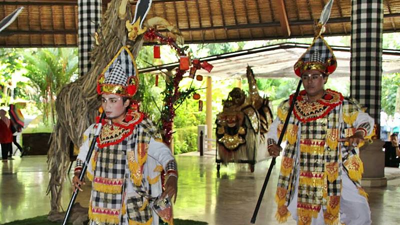 Enjoy Various Cultural Shows at Bali Safari Park
